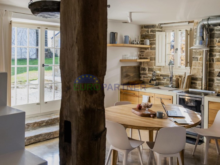 Istria, Tenuta esclusiva nel cuore di Grožnjan – completa privacy e posizione unica