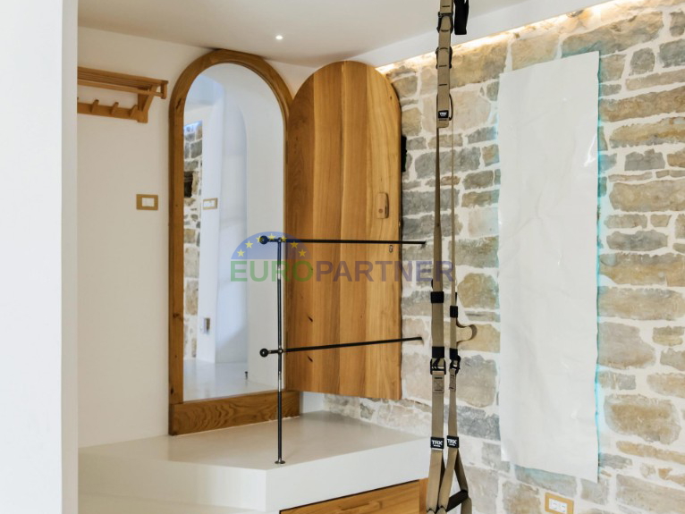 Istria, Tenuta esclusiva nel cuore di Grožnjan – completa privacy e posizione unica