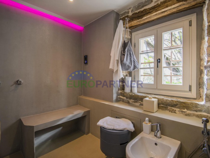 Istria, Tenuta esclusiva nel cuore di Grožnjan – completa privacy e posizione unica