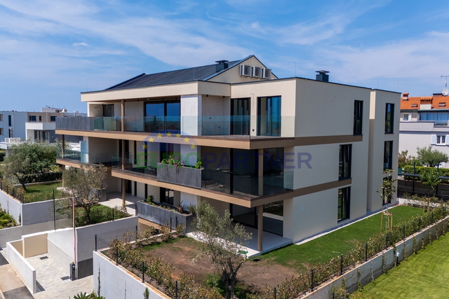 Istra, Novigrad, appartamento al primo piano in edificio di lusso