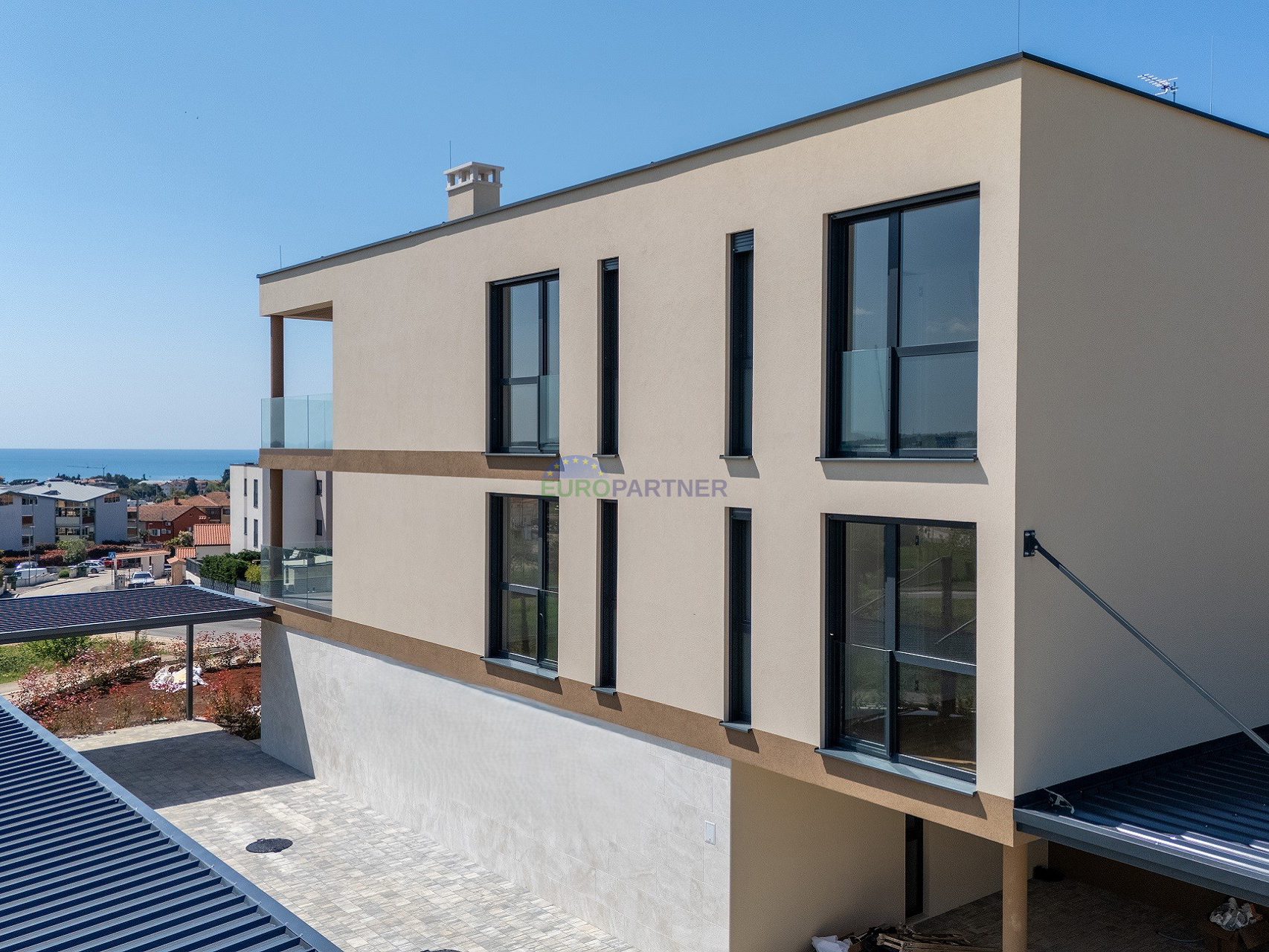 Istra, Novigrad, moderan stan na prvom katu luksuzne zgrade