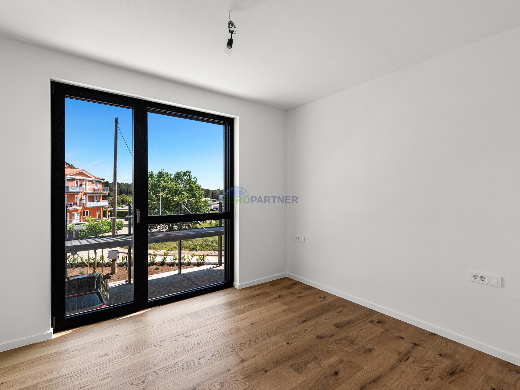 Istra, Novigrad, moderan stan na prvom katu luksuzne zgrade