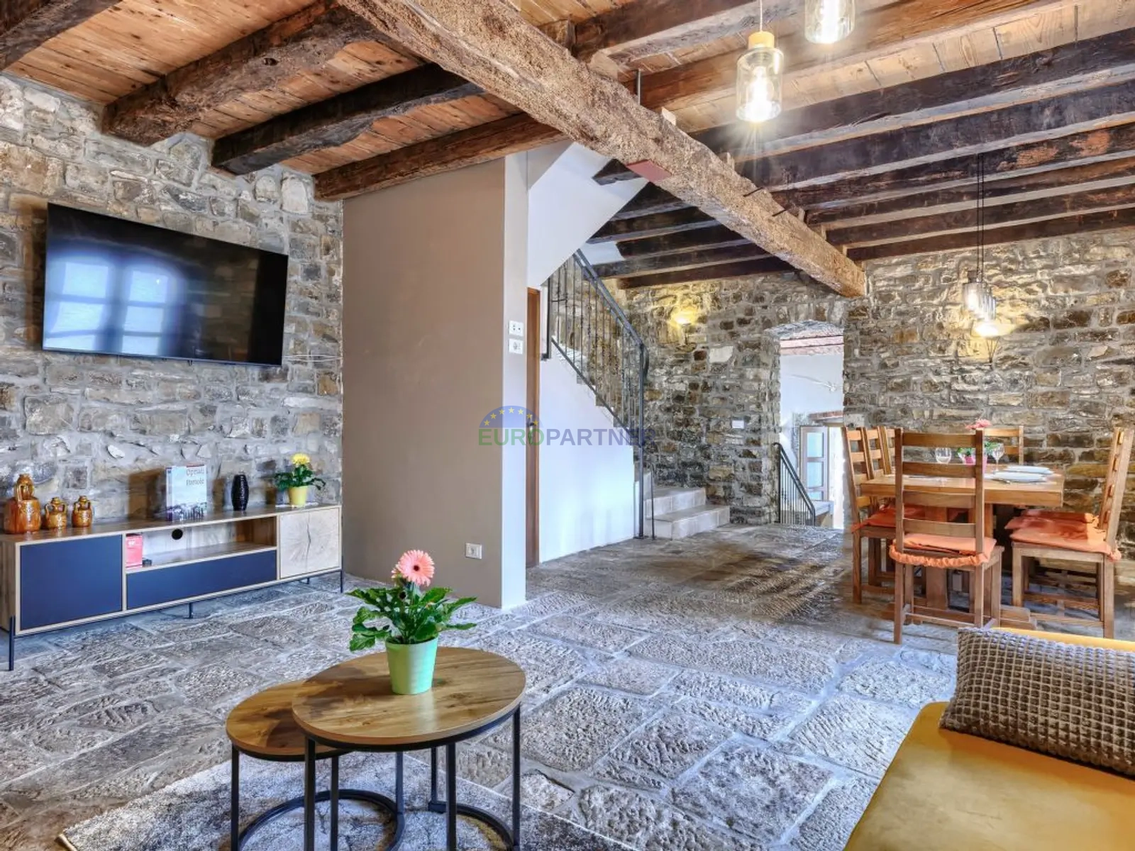 Istra, Oprtalj, kuća u staroj jezgri grada sa prekrasnim pogledom