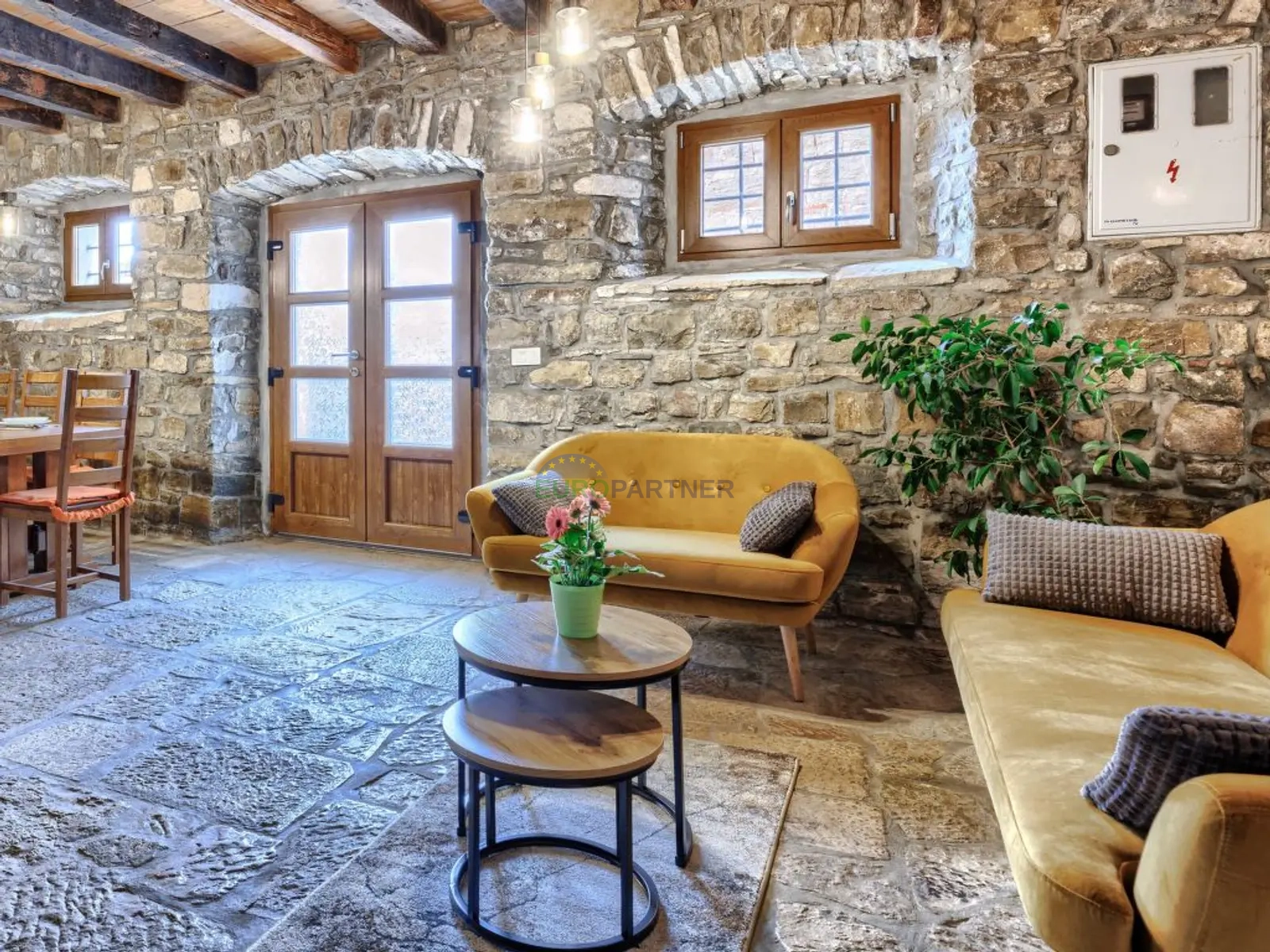 Istra, Oprtalj, kuća u staroj jezgri grada sa prekrasnim pogledom