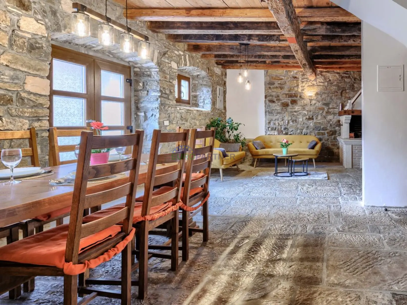 Istra, Oprtalj, kuća u staroj jezgri grada sa prekrasnim pogledom