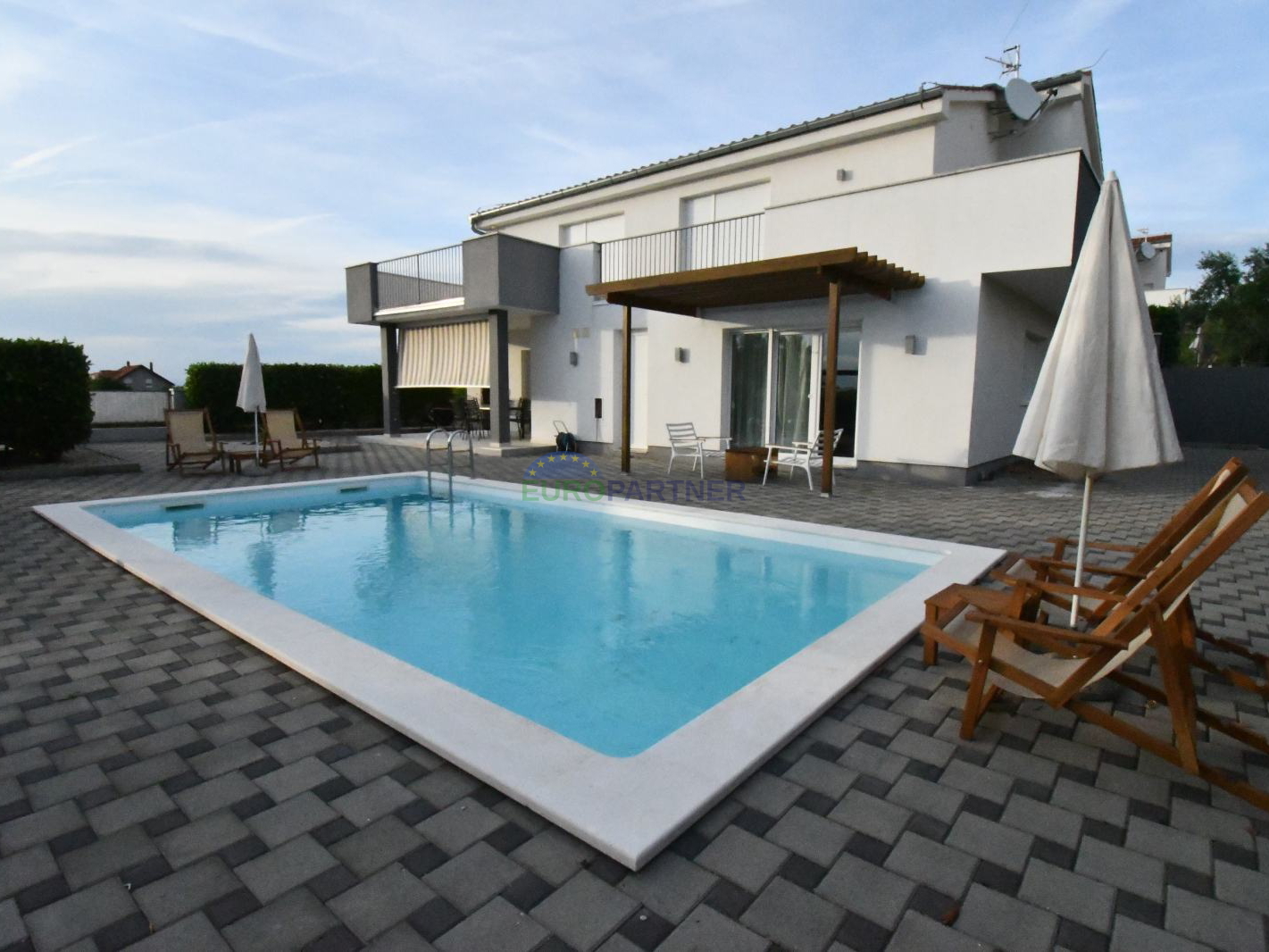 Vila s bazenom, pogled na  more