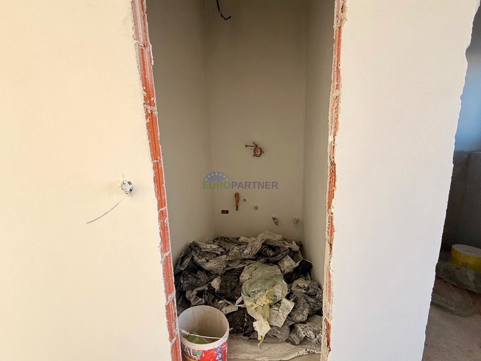 Doppelhaush&auml;lfte mit Pool&comma; Pore&ccaron;&comma; 8km von Meer