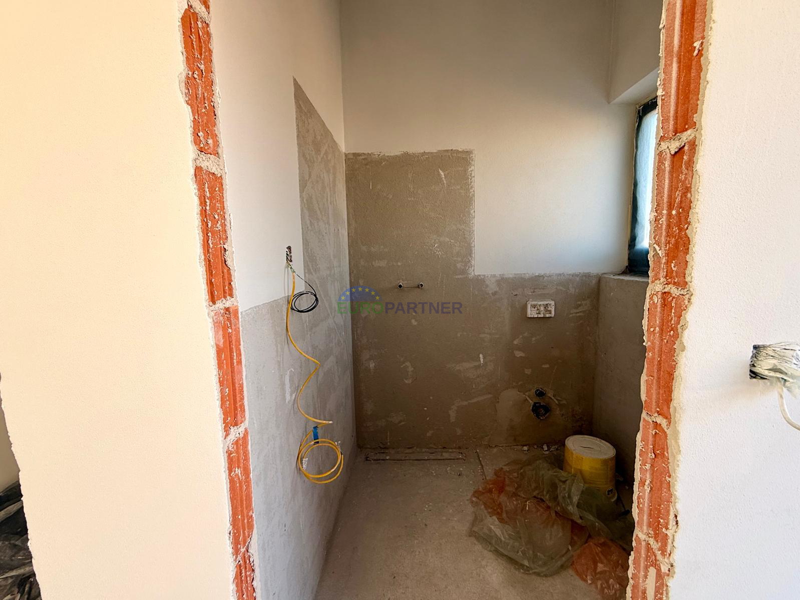 Doppelhaush&auml;lfte mit Pool&comma; Pore&ccaron;&comma; 8km von Meer