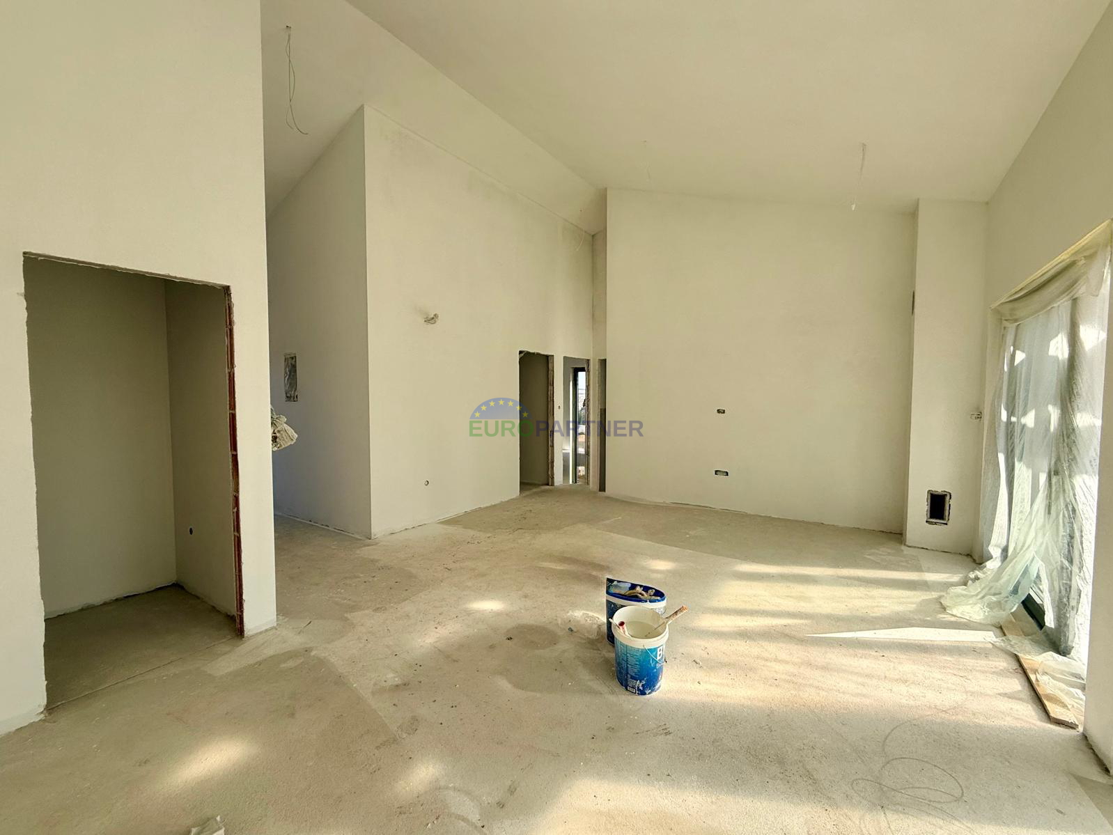 Doppelhaush&auml;lfte mit Pool&comma; Pore&ccaron;&comma; 8km von Meer