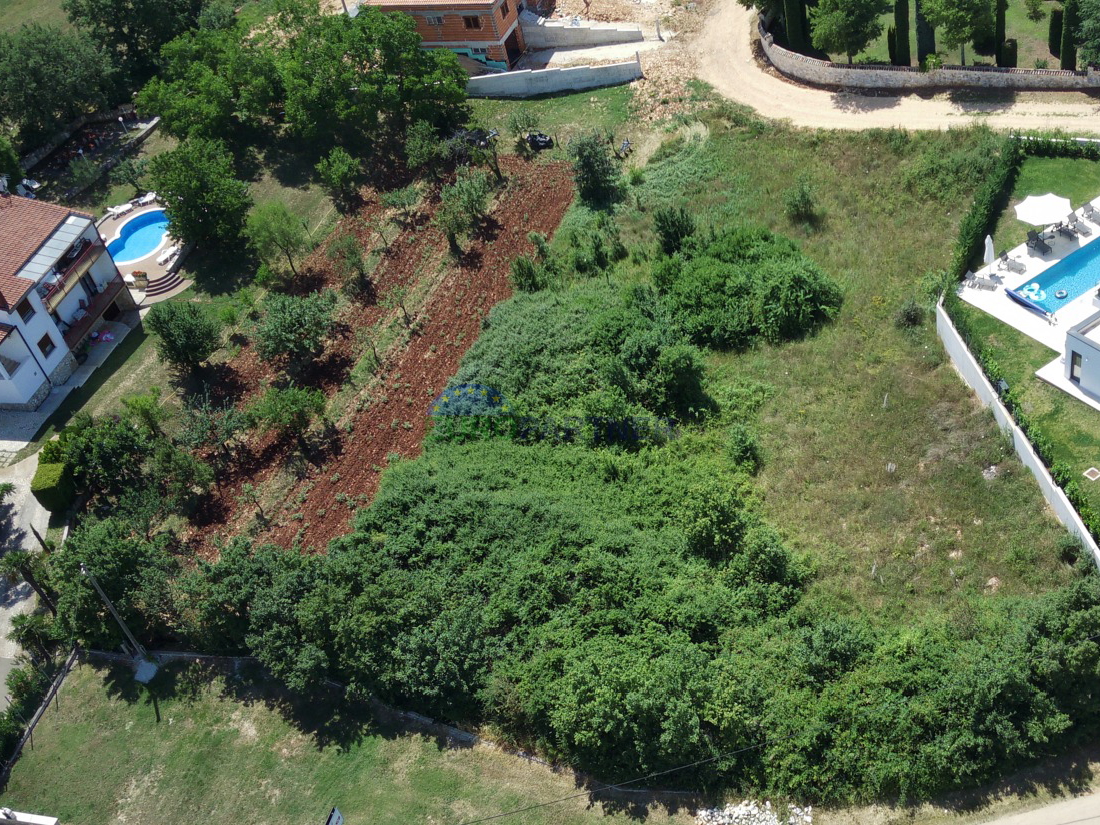 Poreč, surroundings, Building land for apartment construction, 10 km from the sea