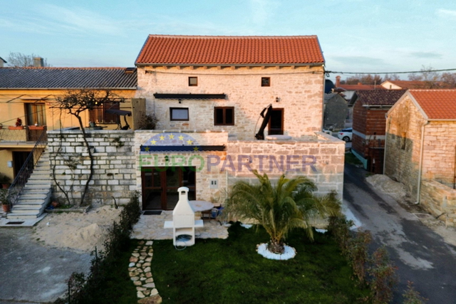 Renoviertes Steinhaus in Tinjan