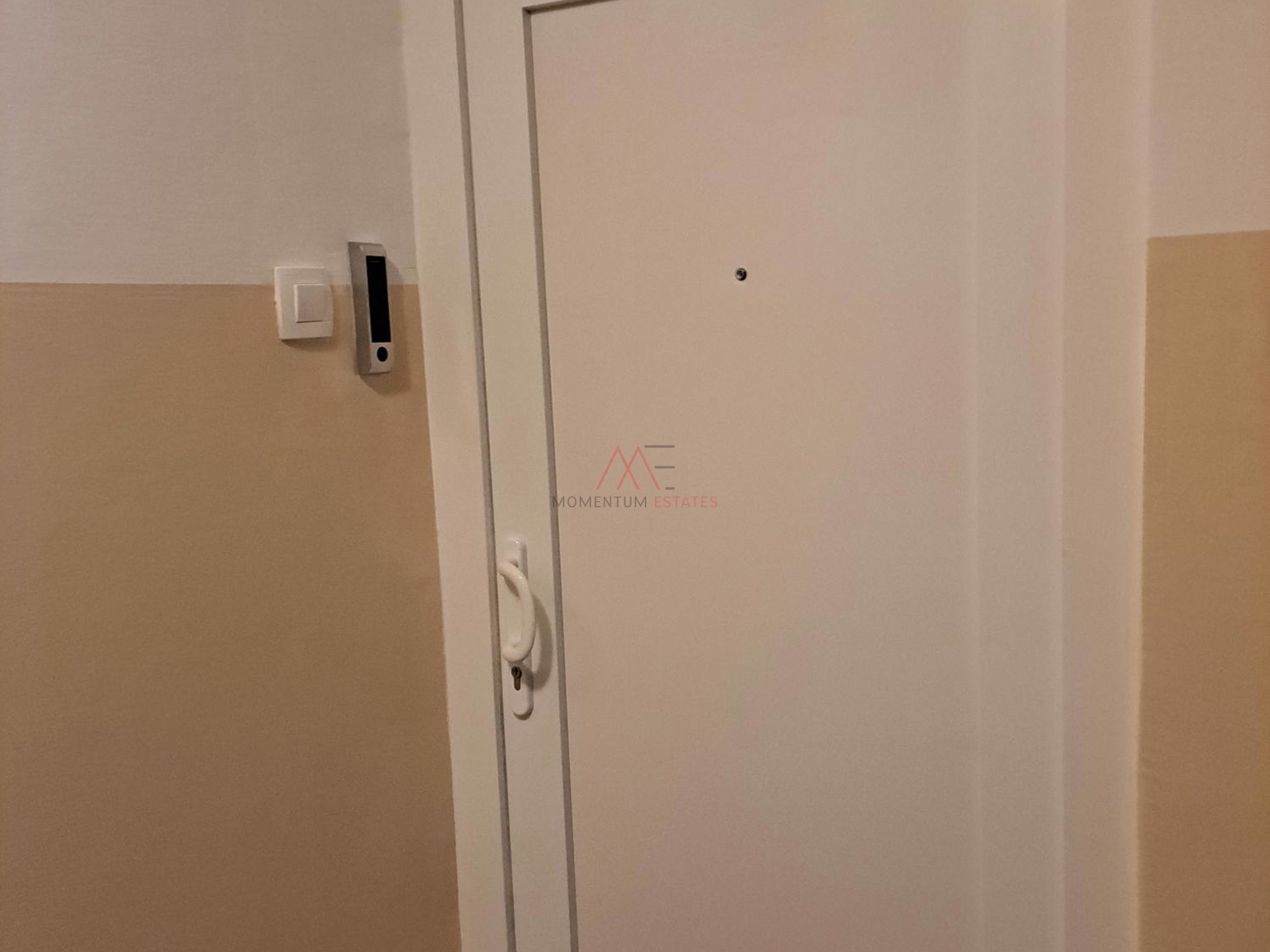Donja Vežica,  2sobni klasični novouređeni, dugoročno