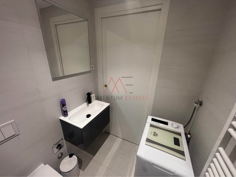 Rijeka centar&comma; dvoeta&zcaron;ni manji stan s parkingom