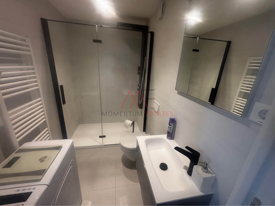 Rijeka centar&comma; dvoeta&zcaron;ni manji stan s parkingom