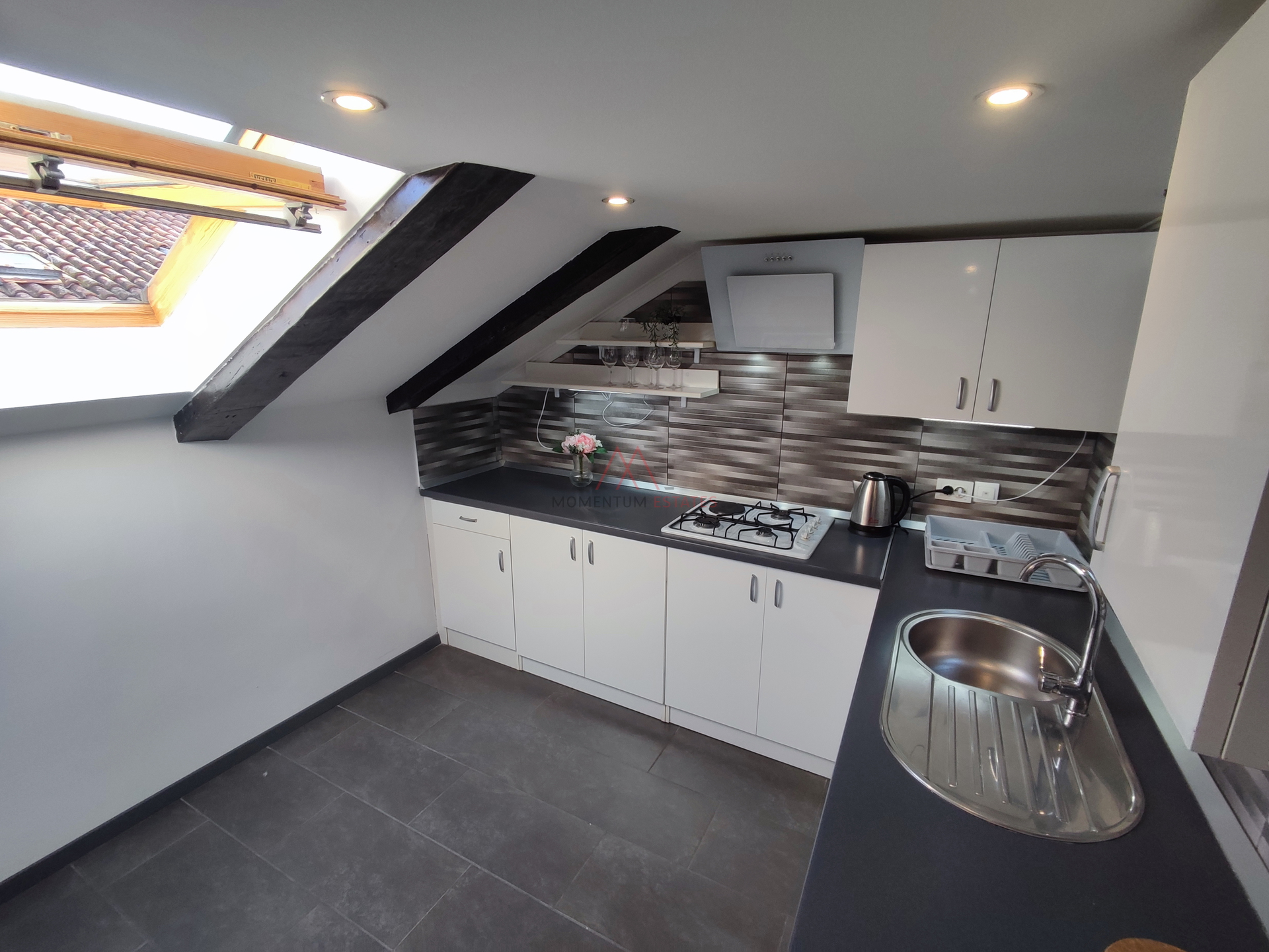 Centar&comma; adaptirani 3s&plus;db&comma; dugoro&ccaron;no