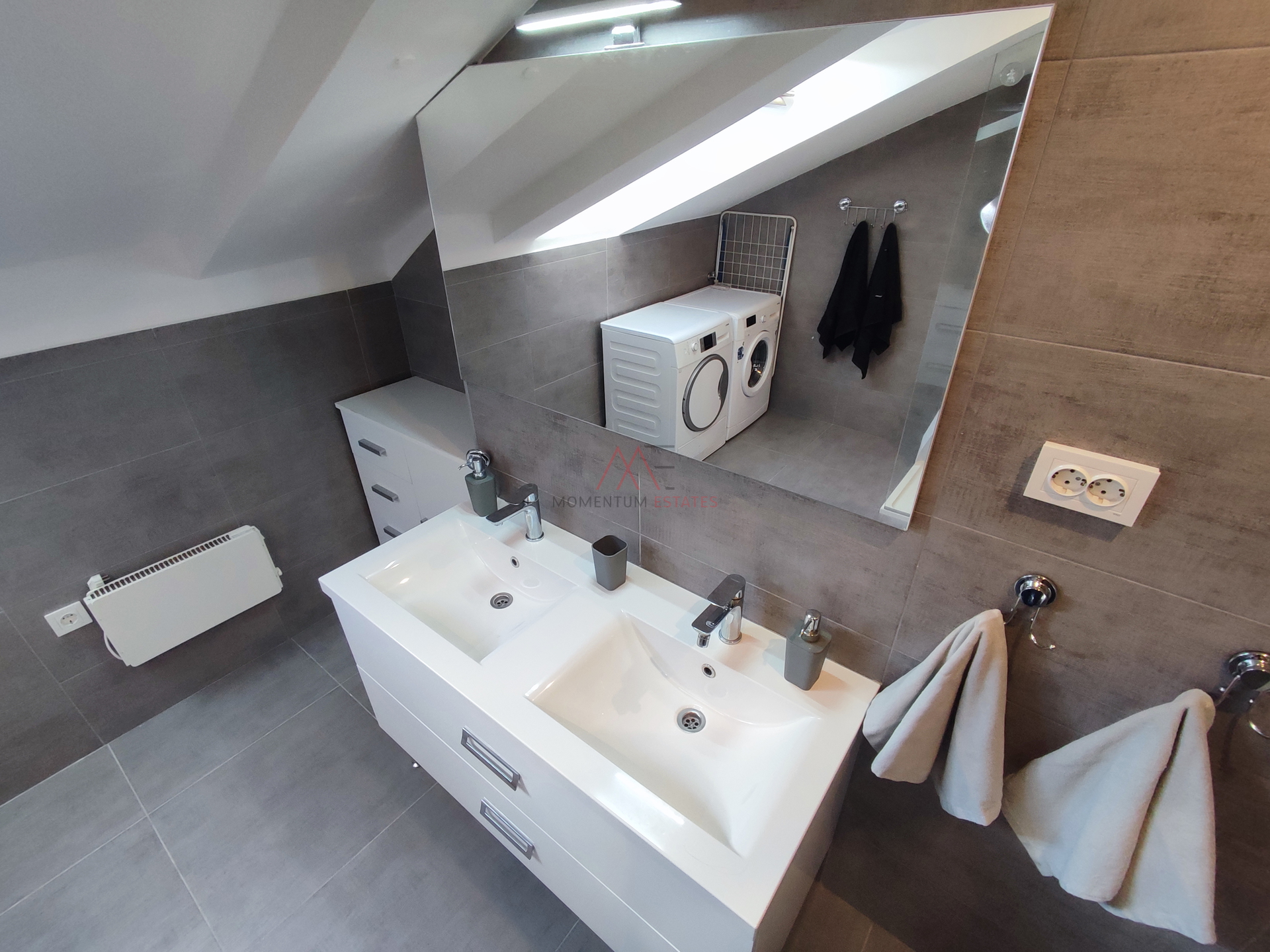 Centar&comma; adaptirani 3s&plus;db&comma; dugoro&ccaron;no