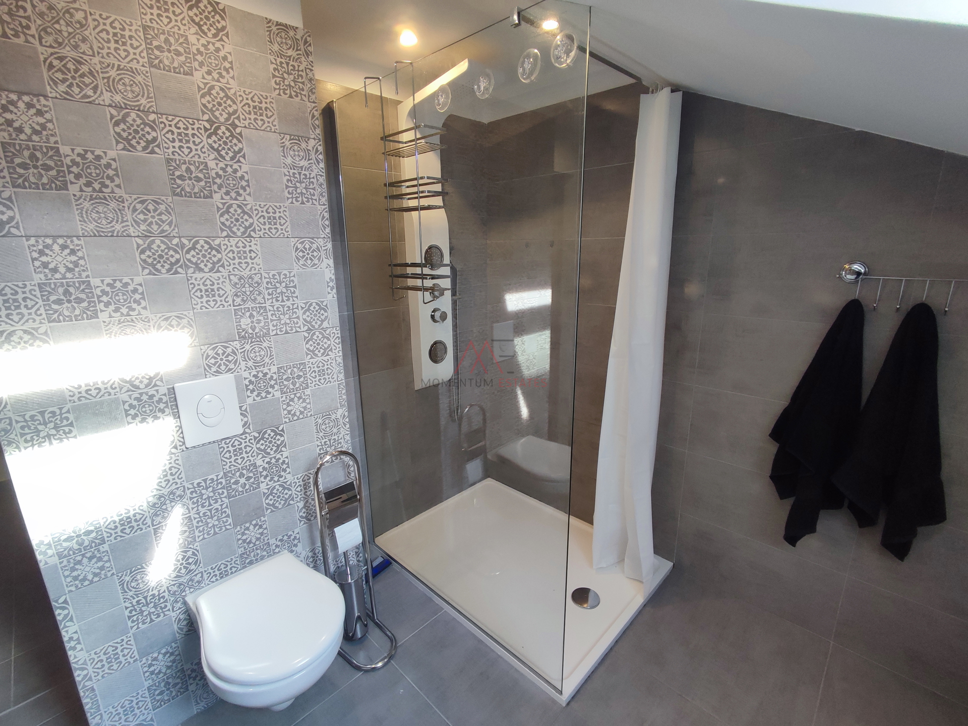 Centar&comma; adaptirani 3s&plus;db&comma; dugoro&ccaron;no