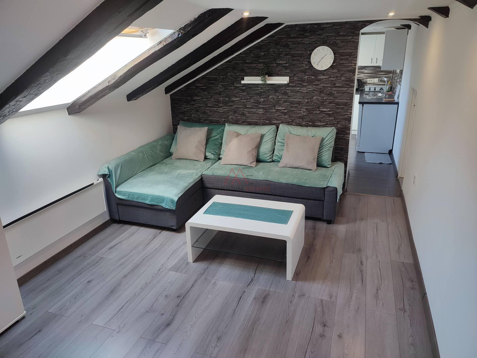 Centar&comma; adaptirani 3s&plus;db&comma; dugoro&ccaron;no