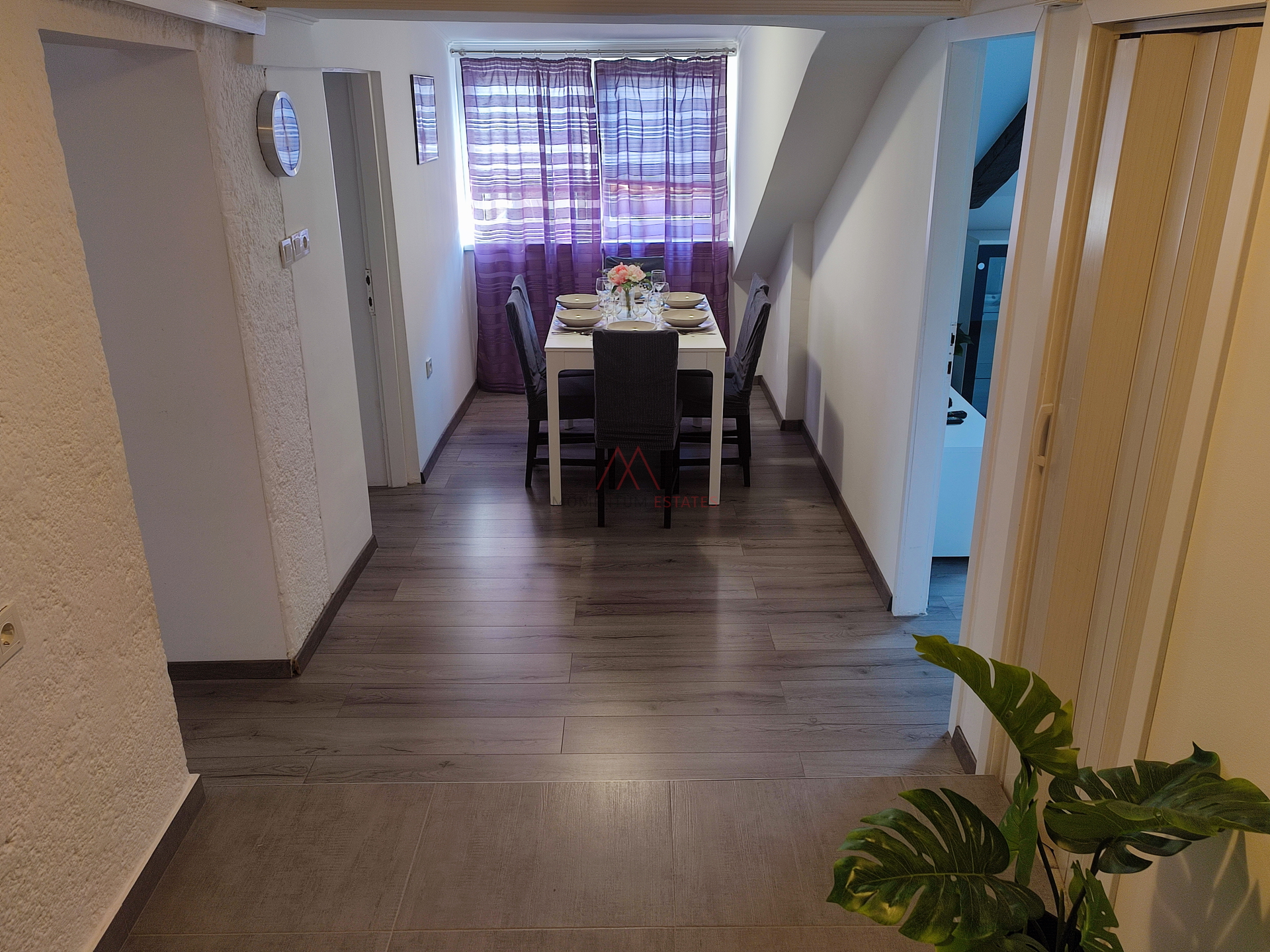 Centar&comma; adaptirani 3s&plus;db&comma; dugoro&ccaron;no