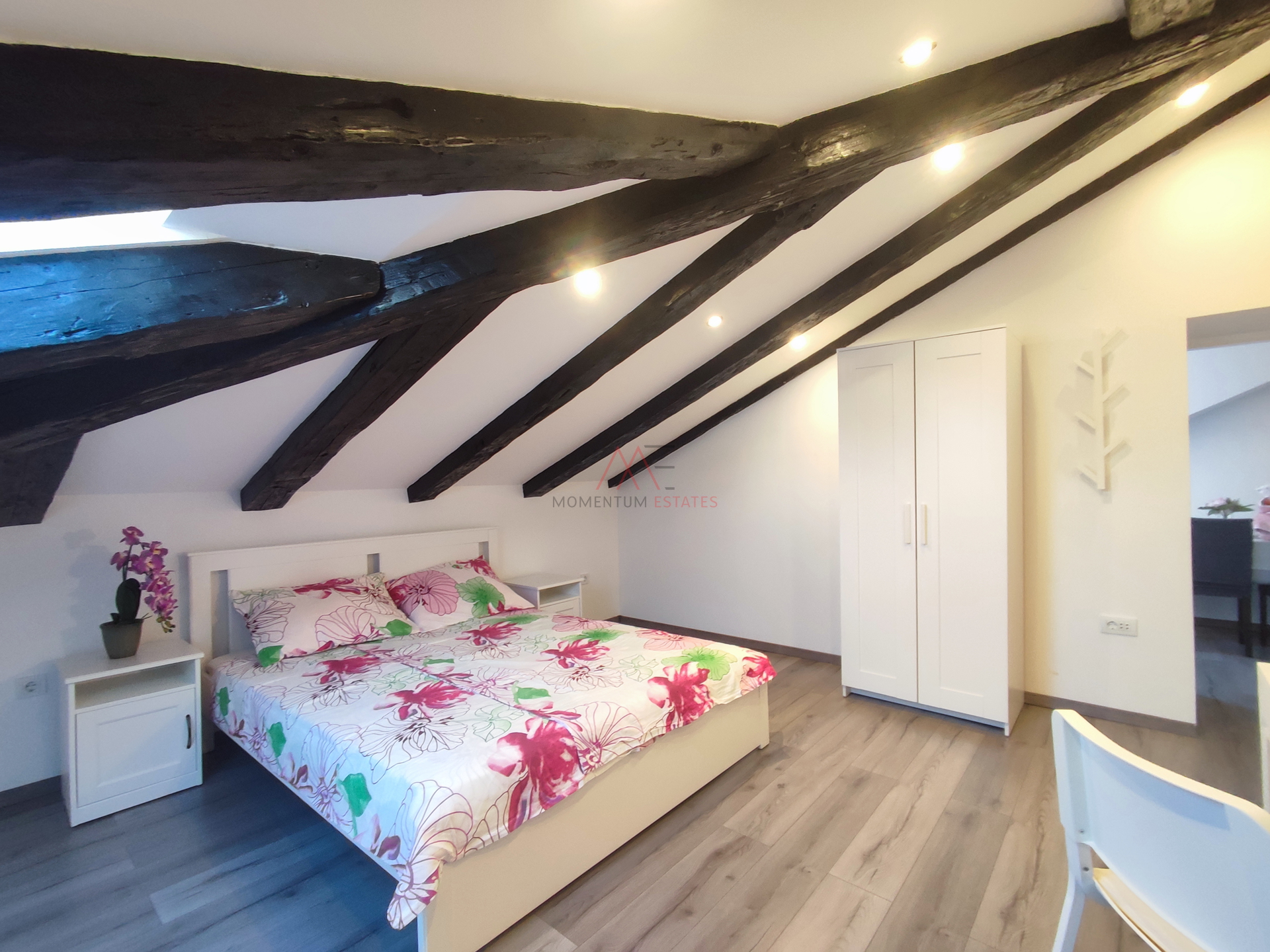 Centar&comma; adaptirani 3s&plus;db&comma; dugoro&ccaron;no