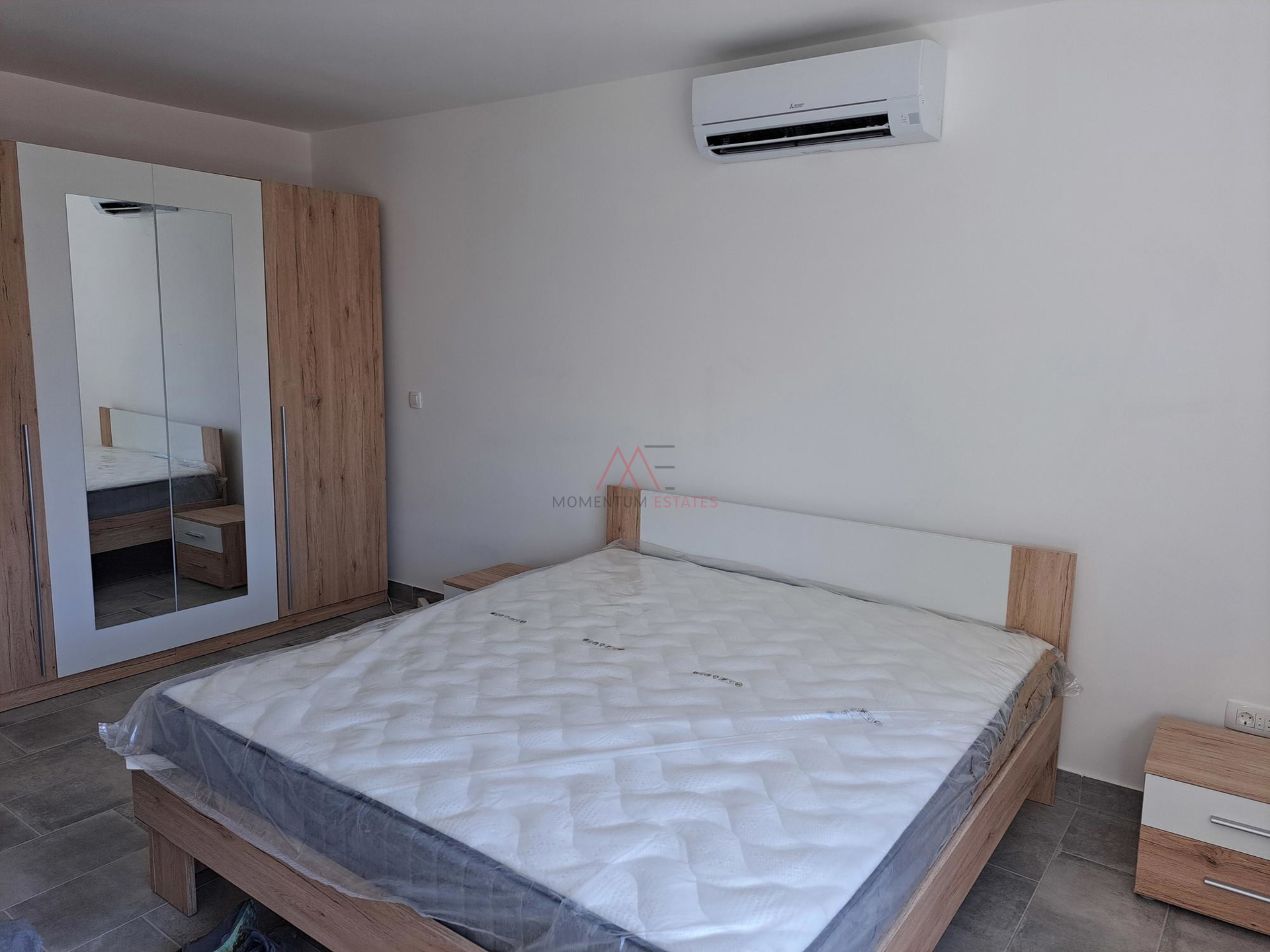 Donja Vežica,  2sobni klasični novouređeni, dugoročno