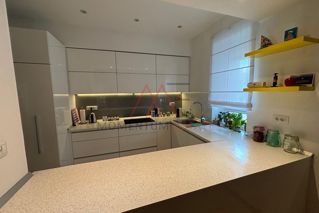 Vežica, luksuzni dvoetažni stan