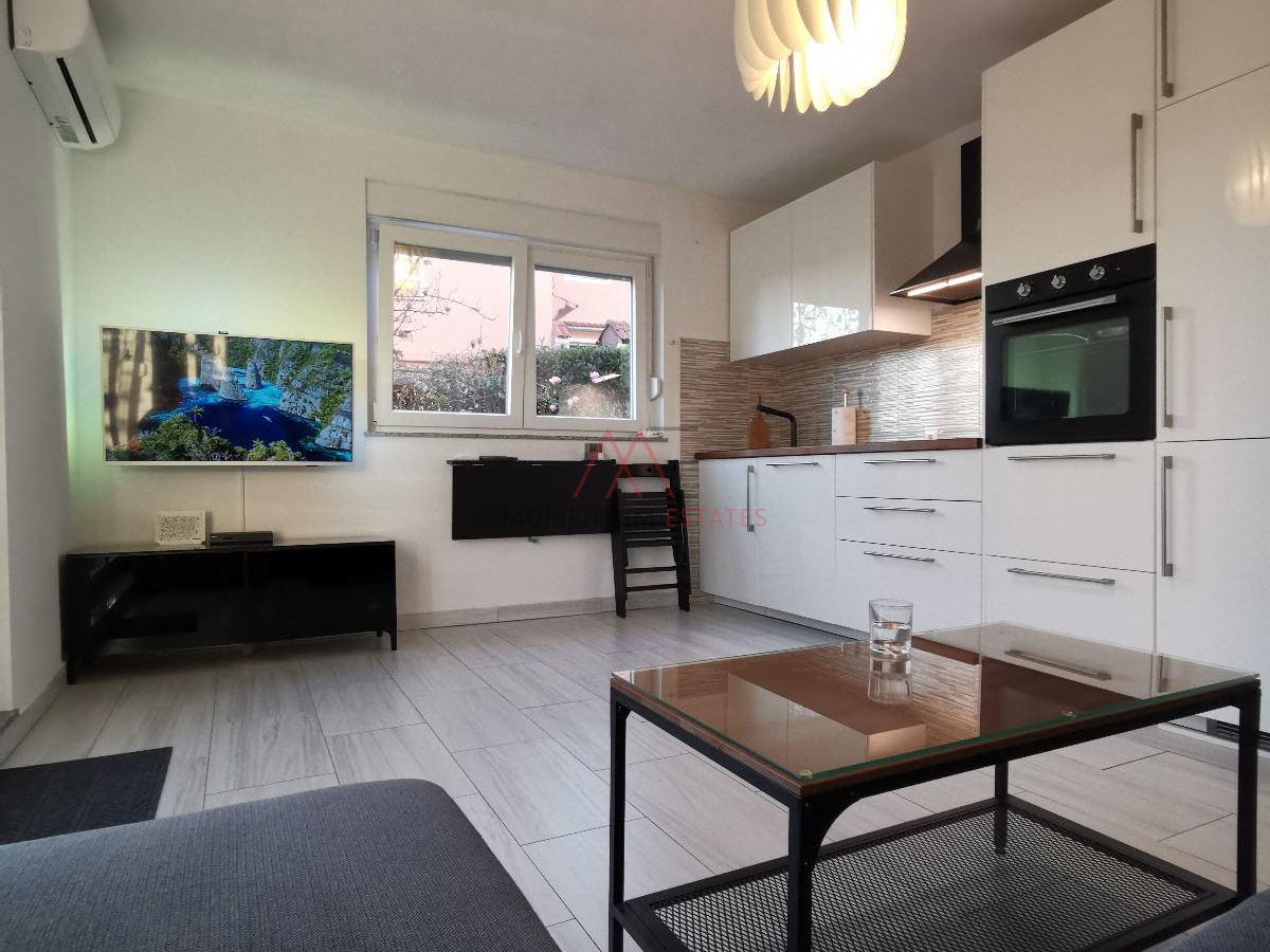 Wohnung, 50 m2, Vermietung, Rijeka - Zamet