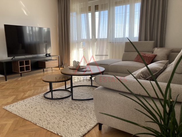 Moderan jednosoban stan u &scaron;irem centru