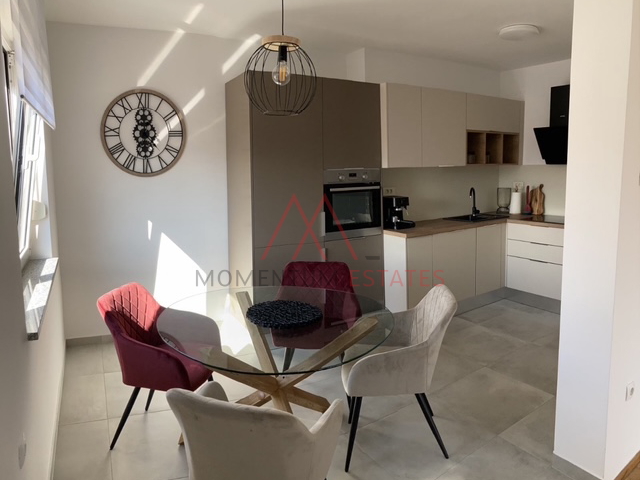 Moderan jednosoban stan u &scaron;irem centru