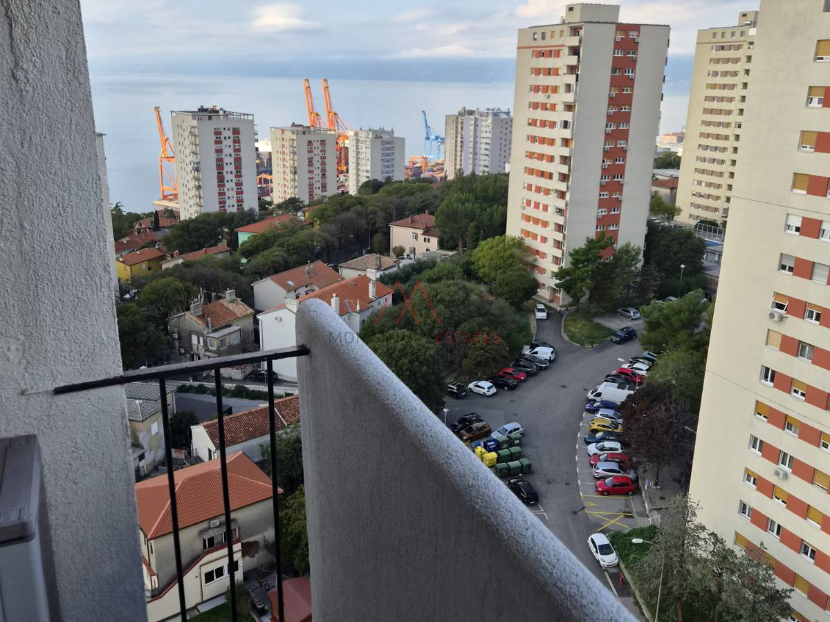 Vojak&comma; 2s&plus;db&comma; renoviran&comma; dugoro&ccaron;no