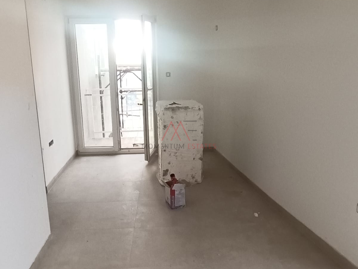 Crikvenica&comma; jednosobni stan s prostranom terasom i balkonom