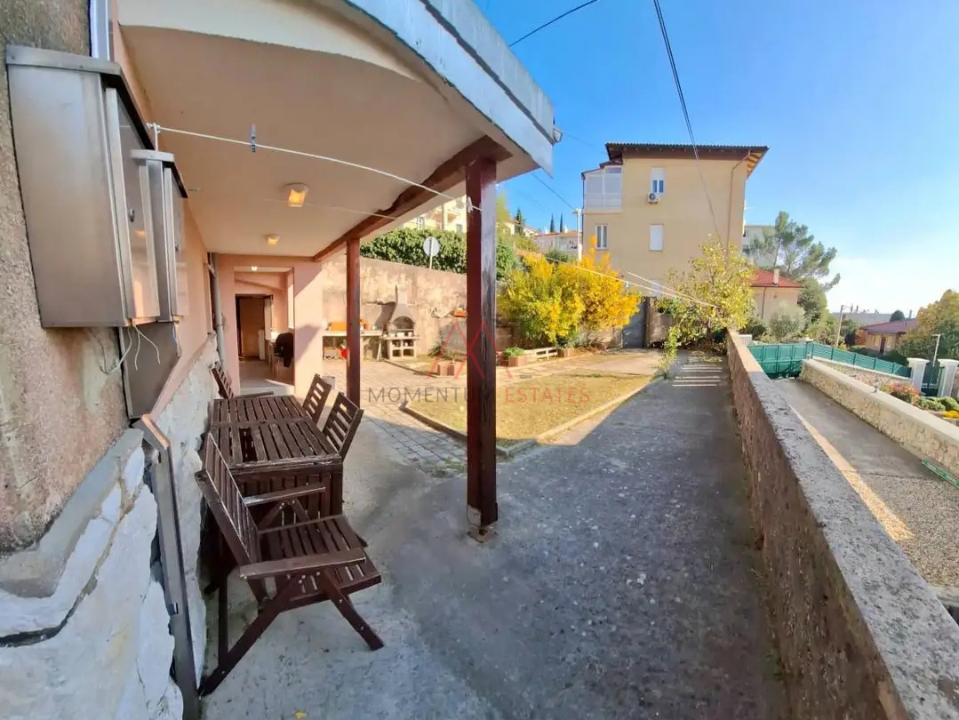 Bulevard&comma; 1s&plus;db sa terasom