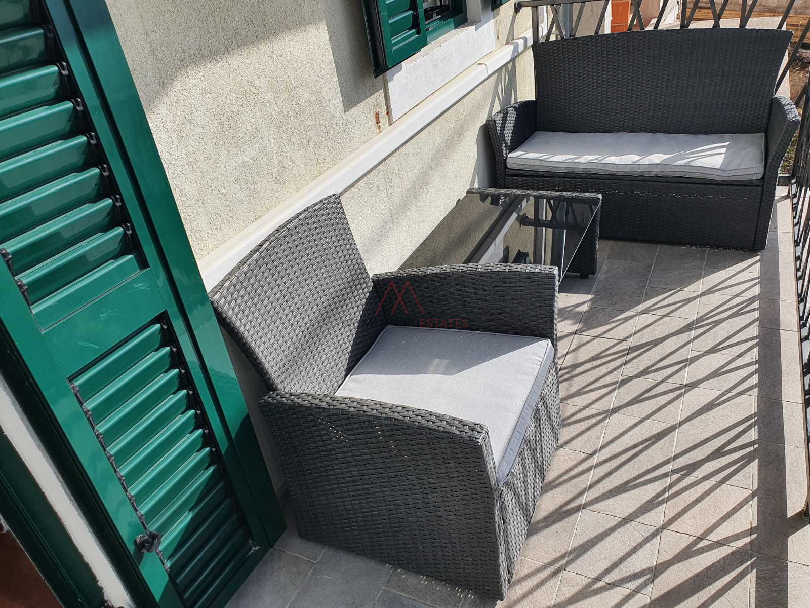 Pe&cacute;ine 1&period;red do mora 1s&plus;db dugoro&ccaron;no
