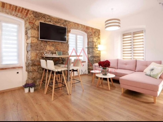 Centar&comma;prelijepi stan za najam