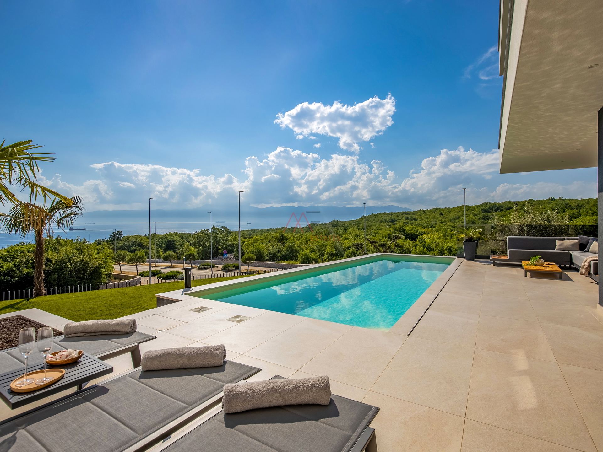 Stanovanje&comma; 134 m2&comma; Najem&comma; Kostrena