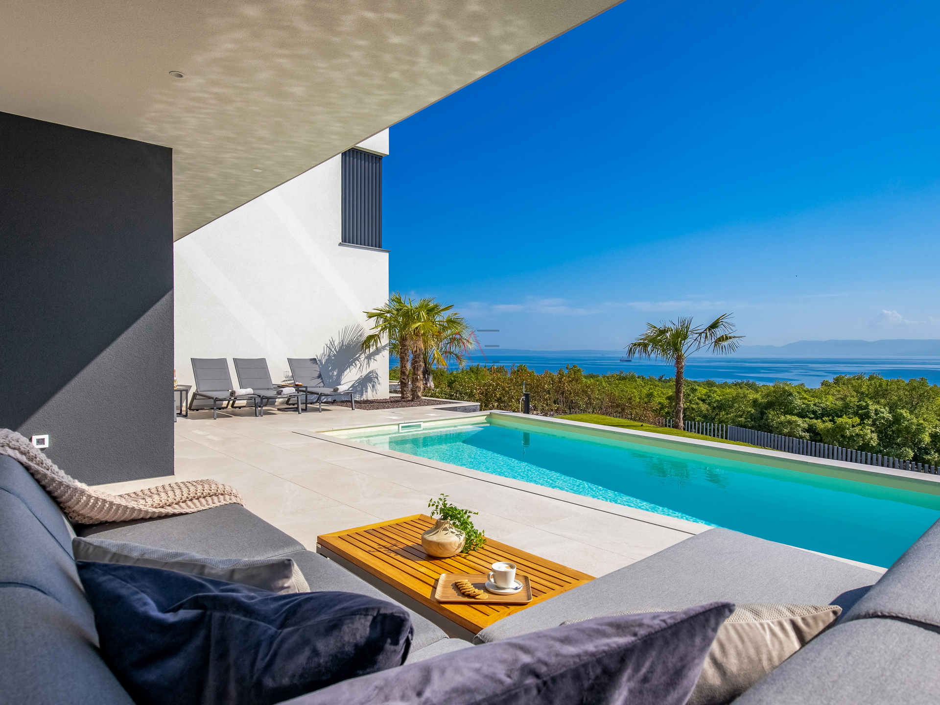 Stanovanje&comma; 134 m2&comma; Najem&comma; Kostrena