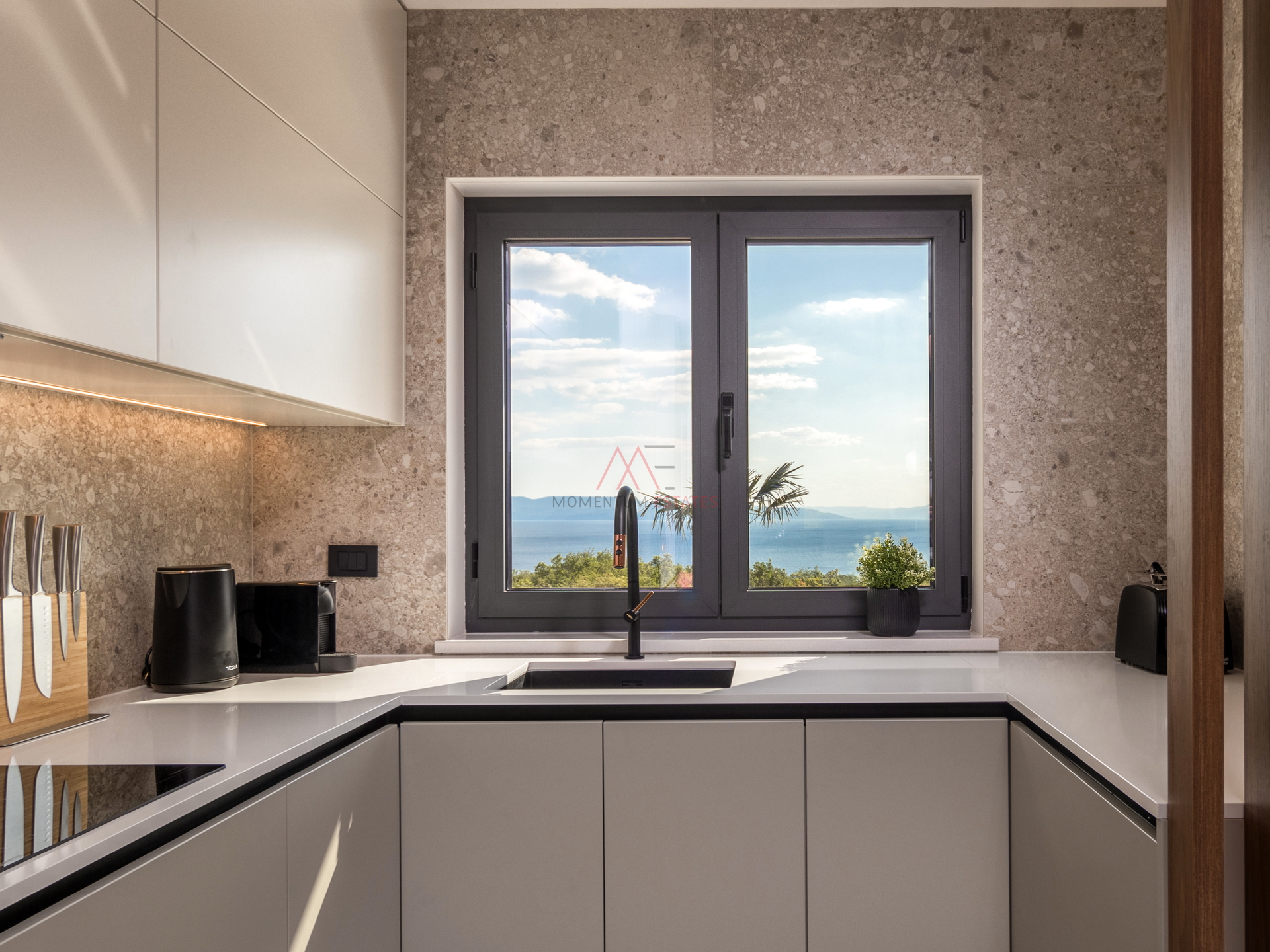 Stanovanje&comma; 134 m2&comma; Najem&comma; Kostrena