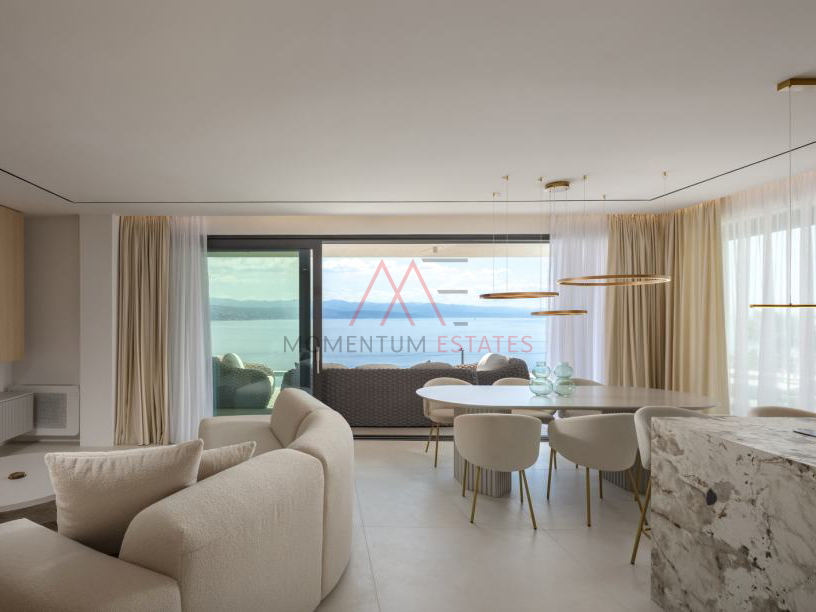 Opatija&comma; stan s privatnim bazenom&comma; jacuzzijem&period;&period;