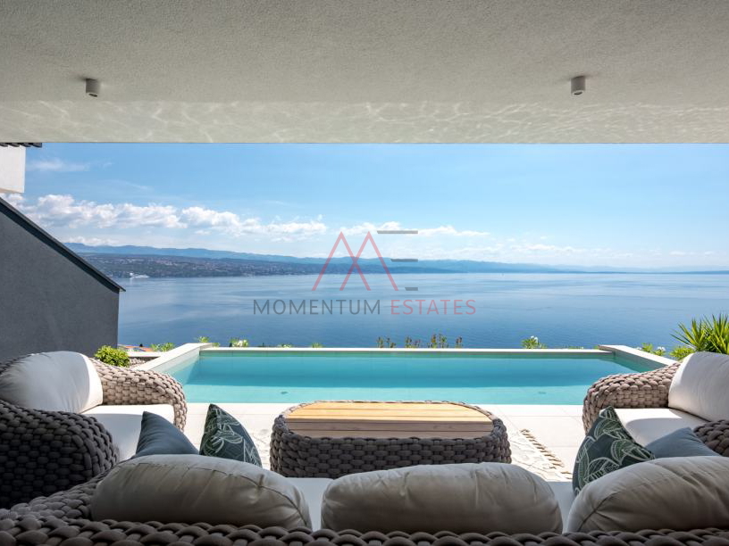 Opatija&comma; stan s privatnim bazenom&comma; jacuzzijem&period;&period;