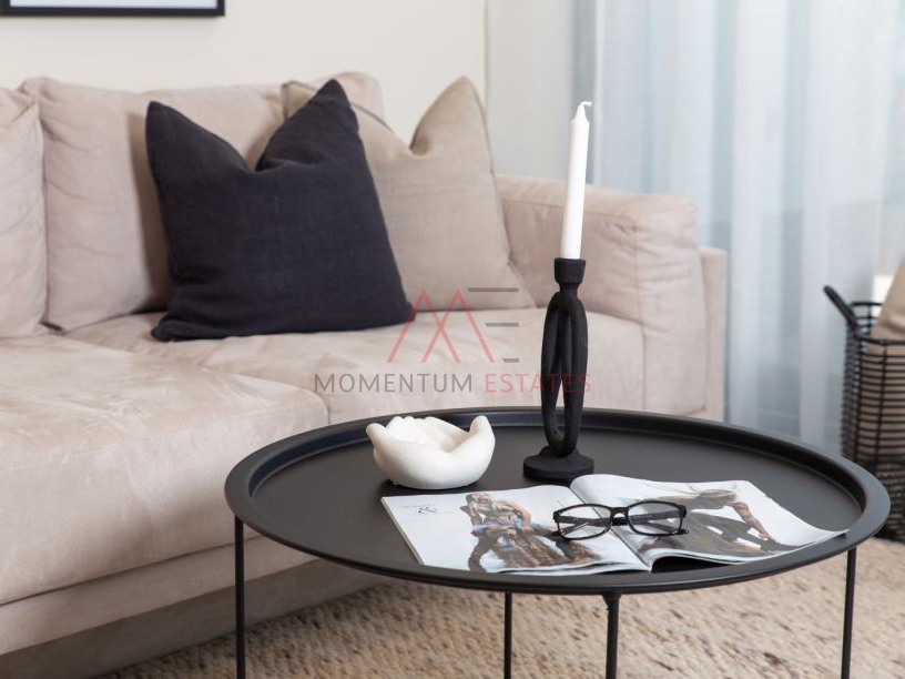 Hosti,moderan dvoetažni stan za najam