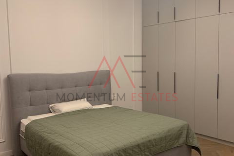 Centar, komforni 1s+db, moderno novo uređen