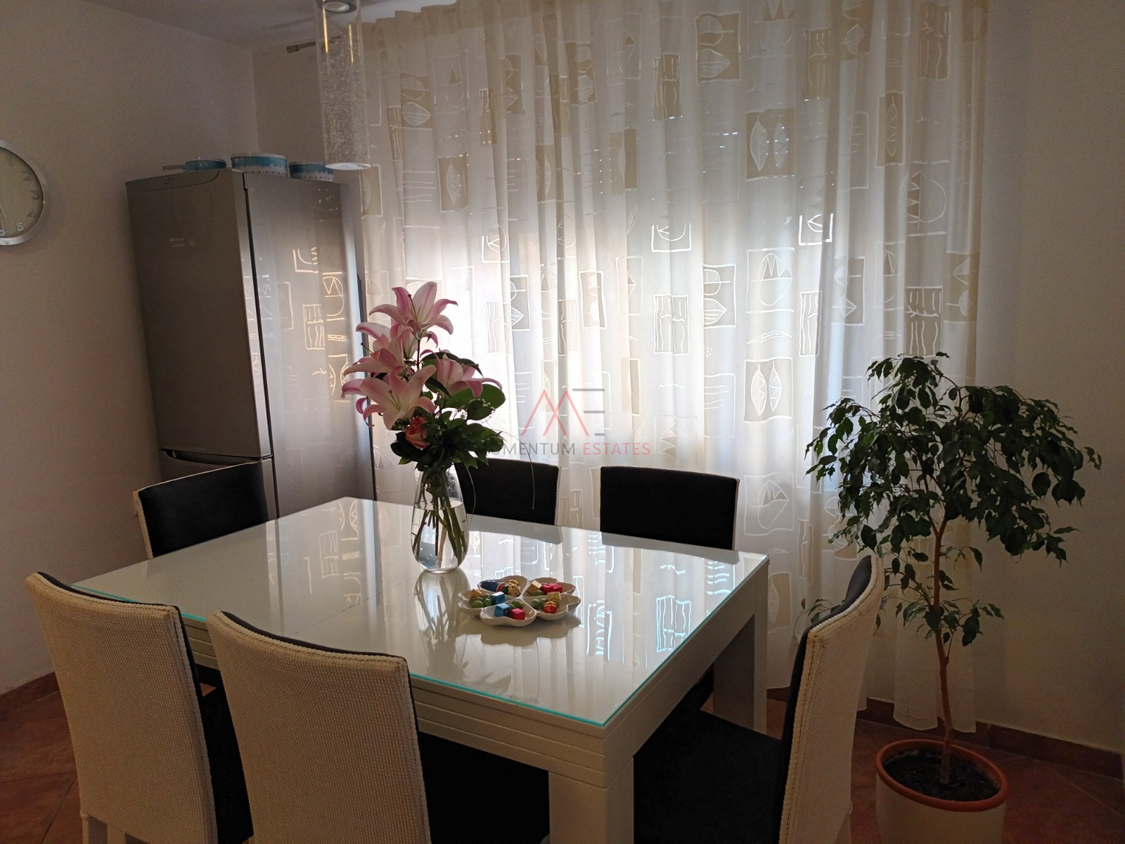 Pe&cacute;ine&comma; 2sobni klasi&ccaron;ni