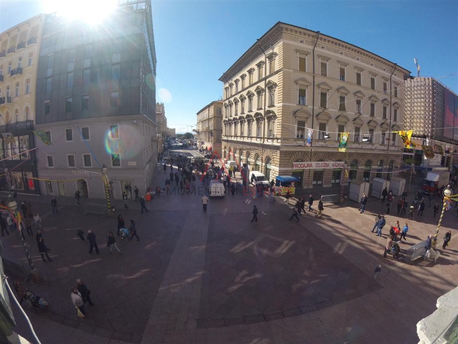 Ured u centru Rijeke