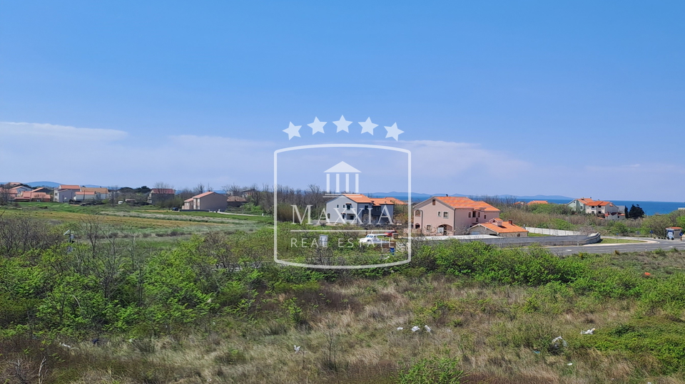 Privlaka - građevinsko zemljište 2204m2; pogled na more! 440000€