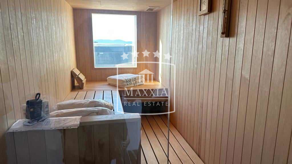 Diklo - penthouse roof terrace sauna jacuzzi! €650000