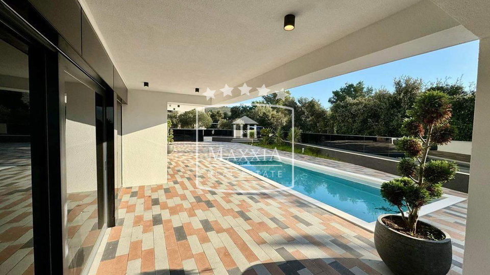 Sukošan - neue moderne Villa von 296 m2 mit Pool! Meerblick!1200000€