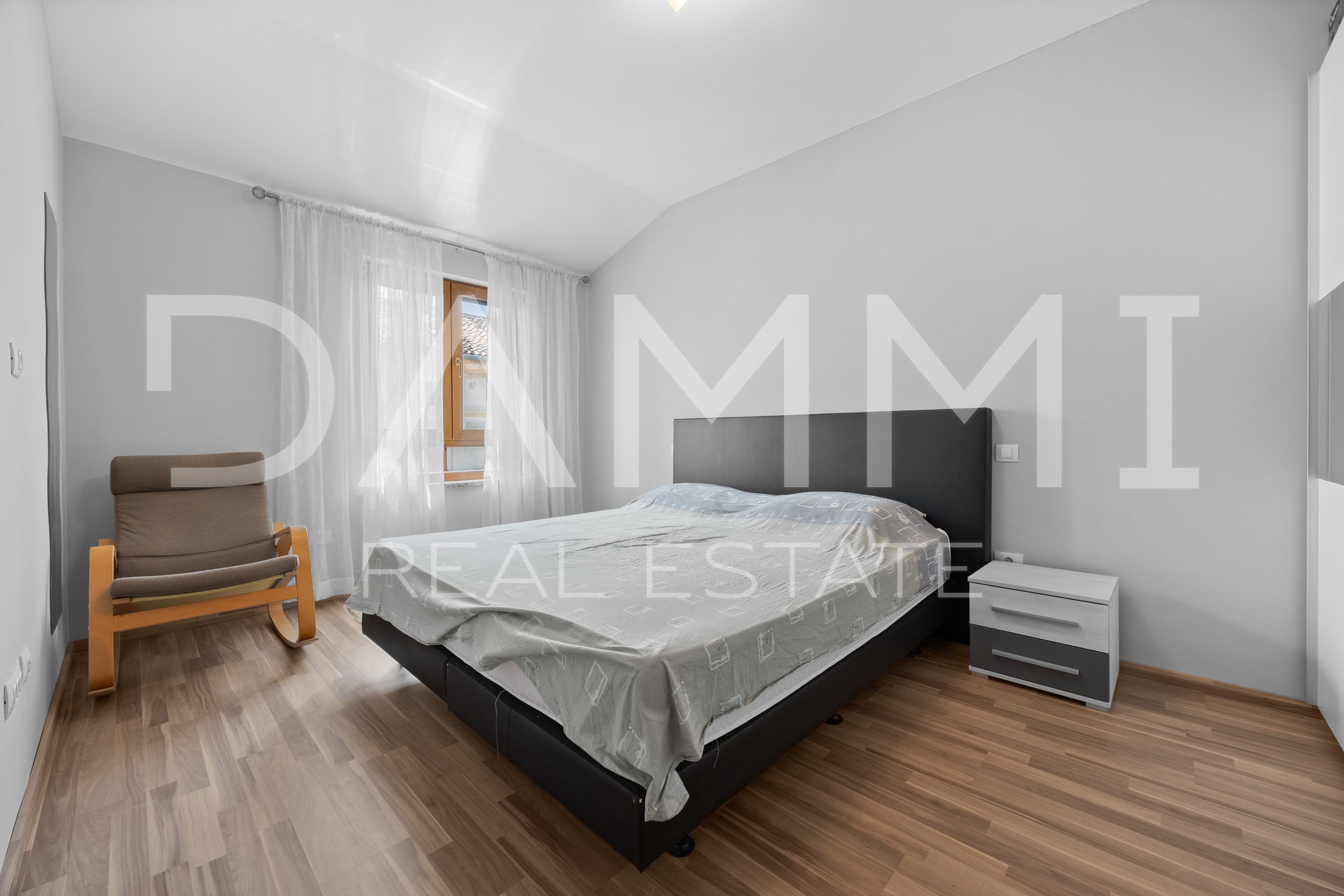 ISTRA&comma; PULA - House with 3 apartments in the city center near the Arena