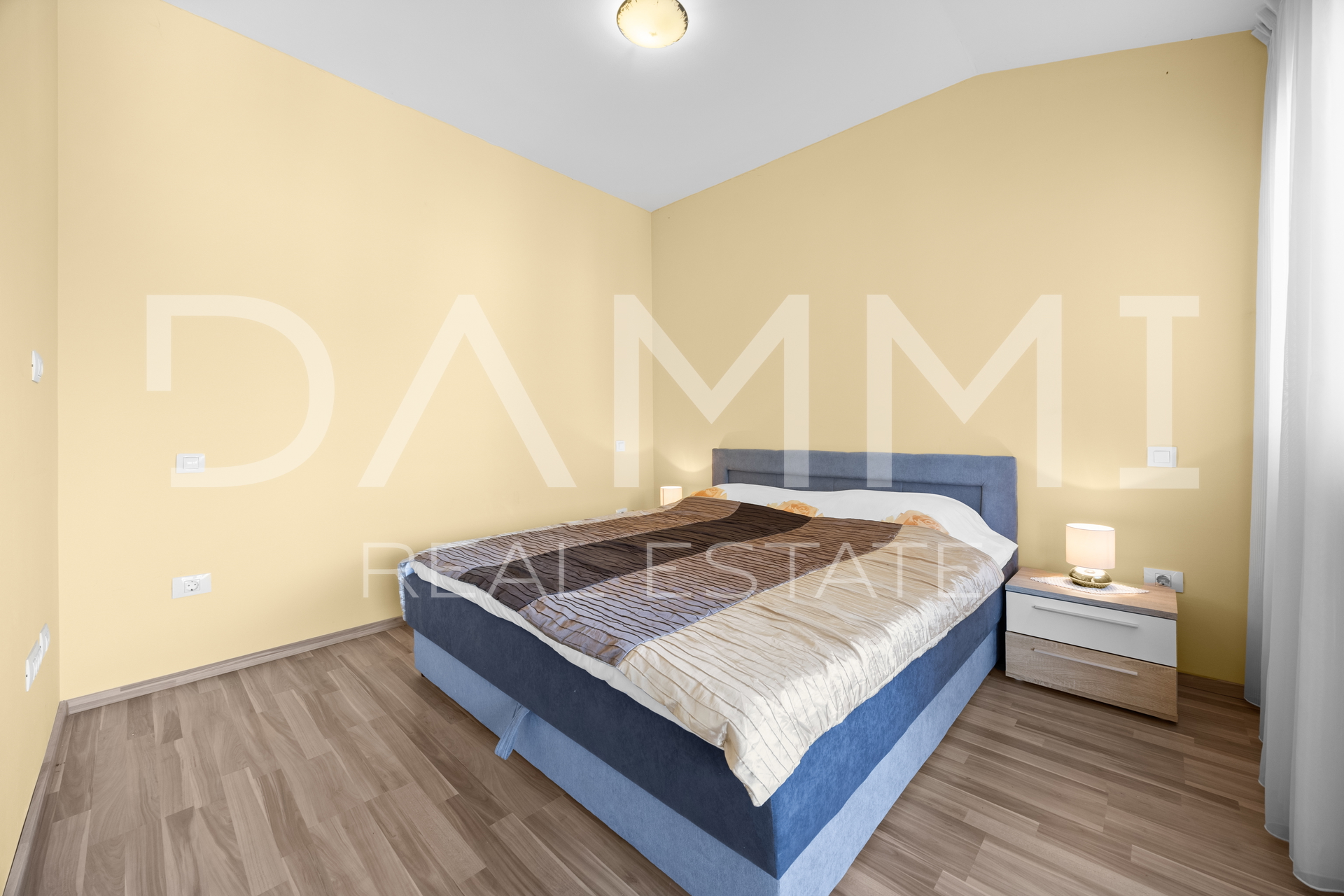 ISTRA&comma; PULA - House with 3 apartments in the city center near the Arena