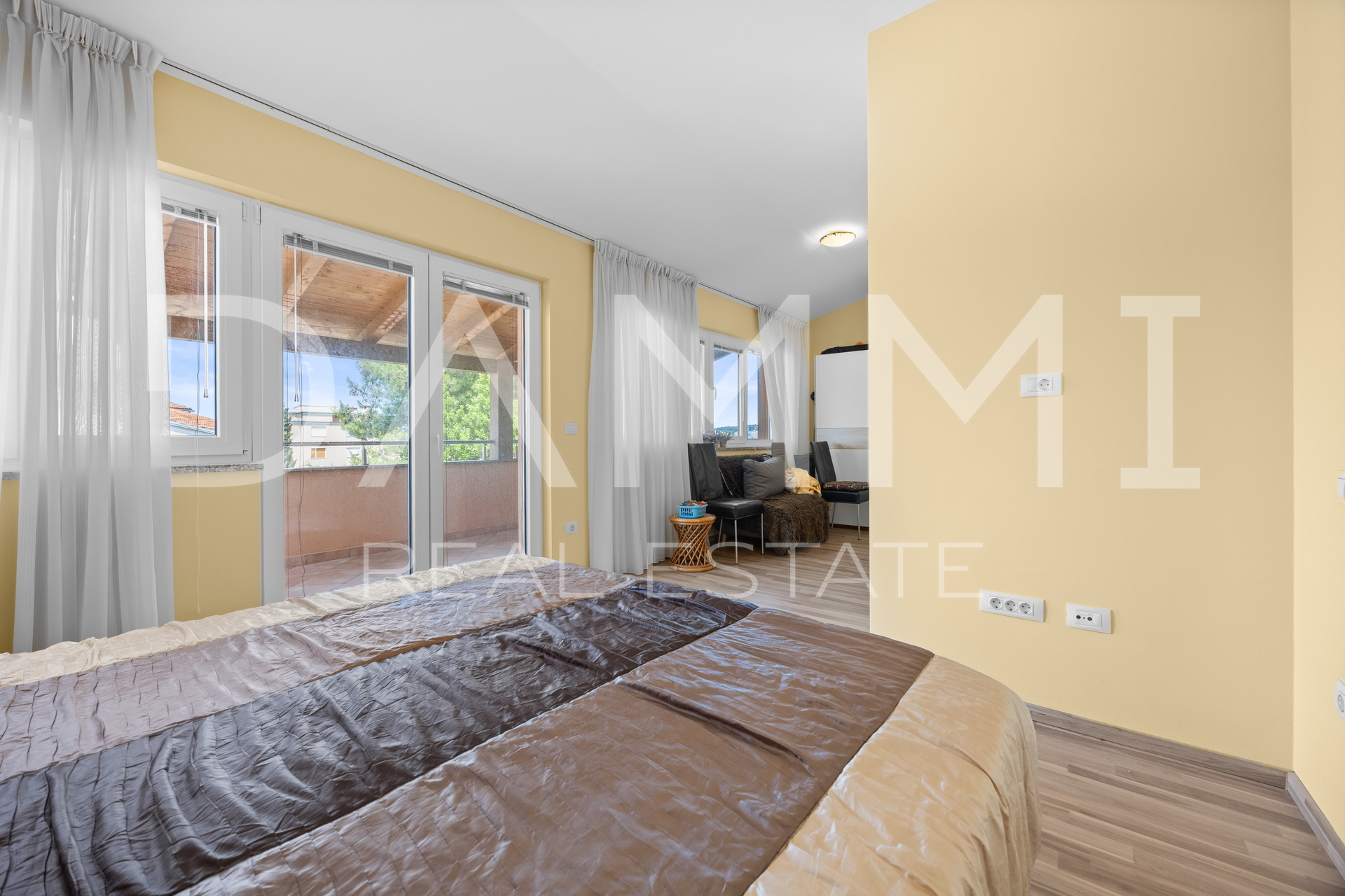 ISTRA&comma; PULA - House with 3 apartments in the city center near the Arena