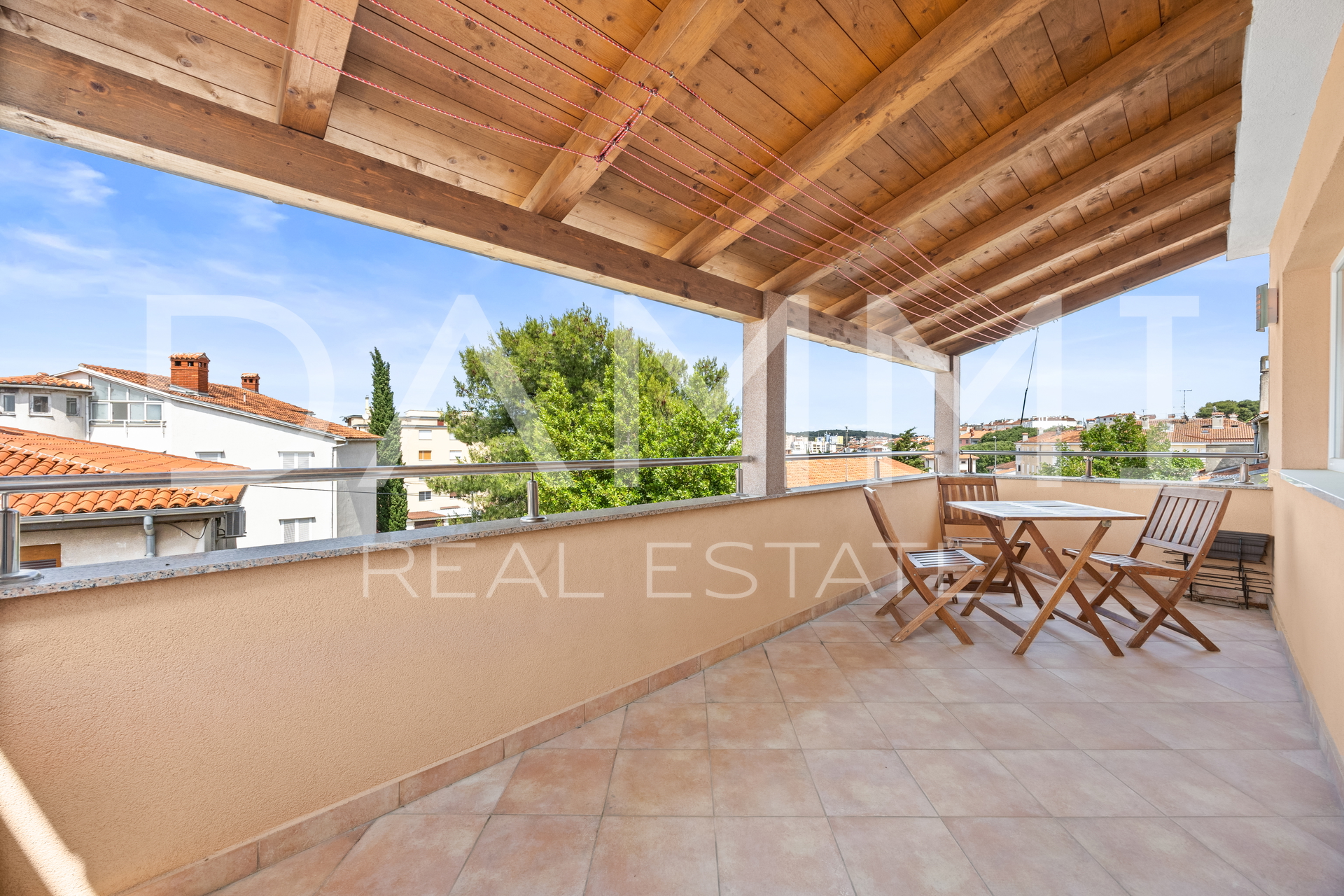 ISTRA&comma; PULA - House with 3 apartments in the city center near the Arena